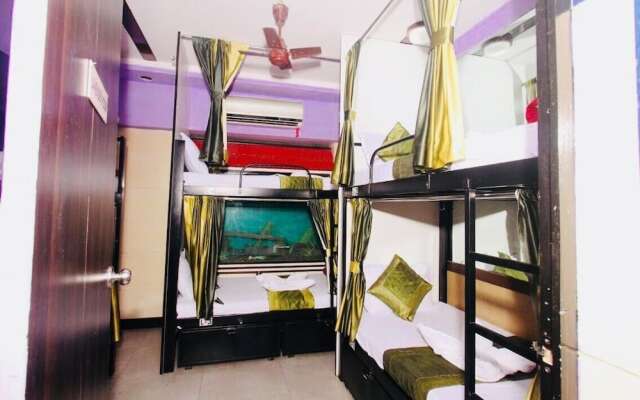 QubeStay TownHostel