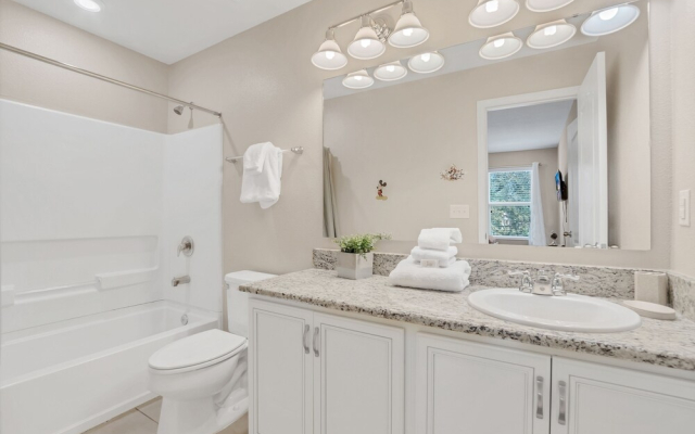 Crown Villa Compass Bay