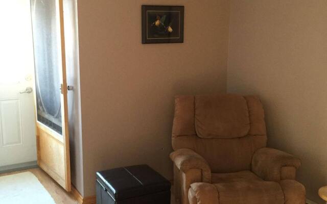 Apostoles Greek Restaurant and Vacation Rentals