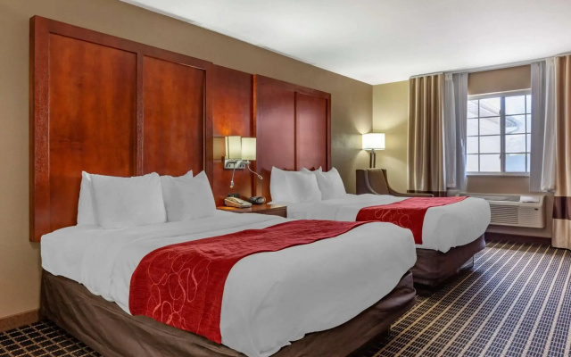 Comfort Suites Delavan - Lake Geneva Area