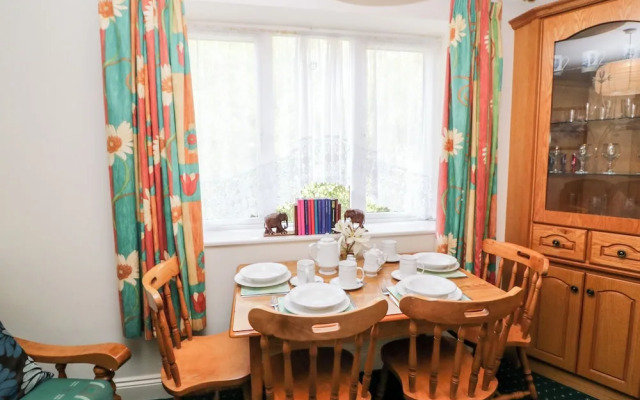 2 Garnish Court