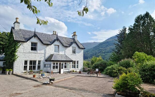 Loch Leven Hotel & Distillery