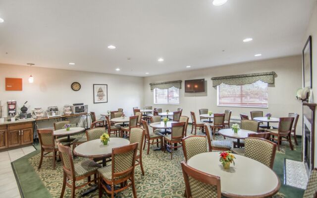 Comfort Suites Rochester Henrietta University Area