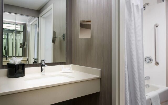 Courtyard by Marriott Chicago Magnificent Mile