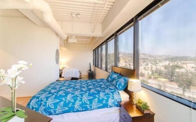 Hollywood Penthouse 0 Bedroom Studio By Senstay