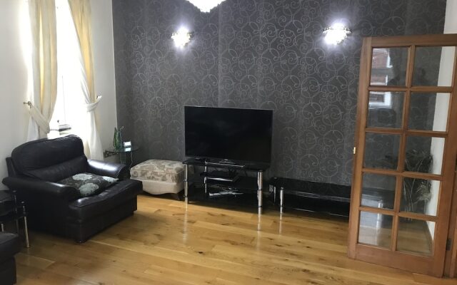 Remarkable 4-Bed Apartment