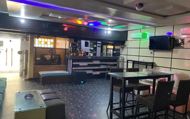 Aotel Hotels & Suites (Ojota)