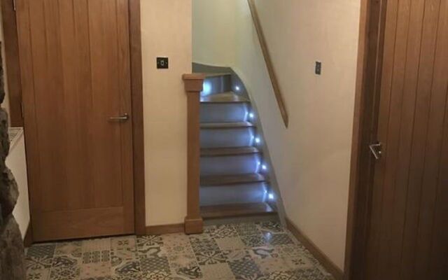 Deri-Down Guest House