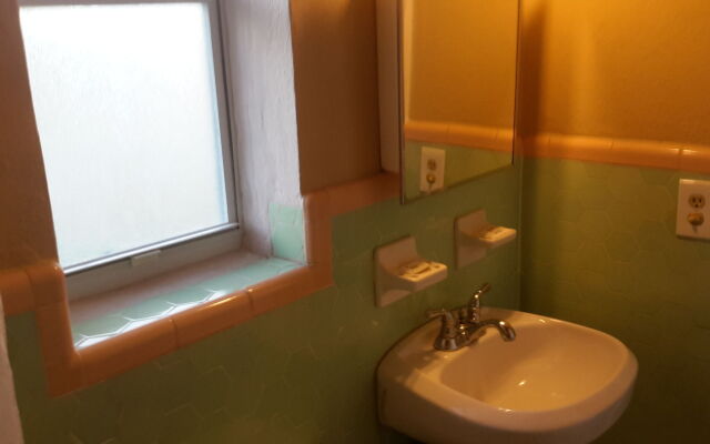 Conty's Motel