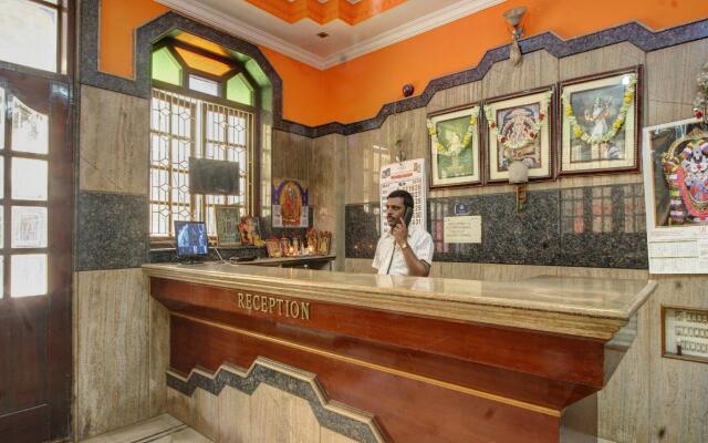 SPOT ON 39787 Radha Krishna Deluxe Lodge