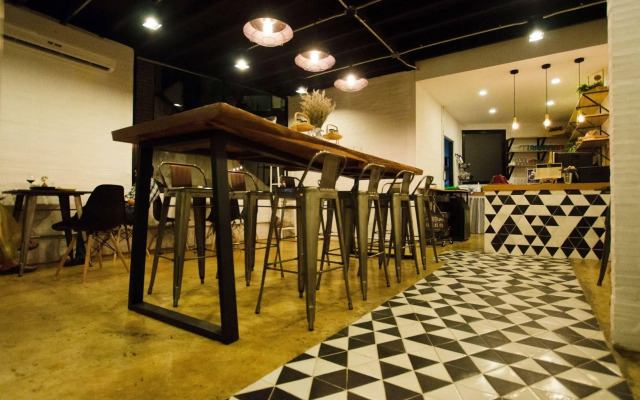 STrips the Poshtel - Hostel