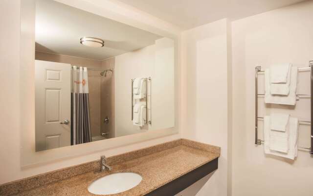 La Quinta Inn & Suites by Wyndham Chicago Downtown