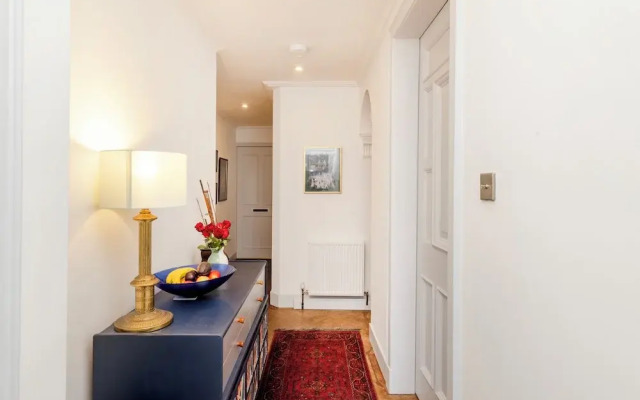 Spacious 2-Bedroom Ground Floor Flat