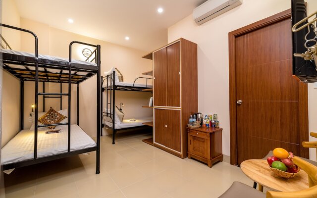 Golden Walls Homestay