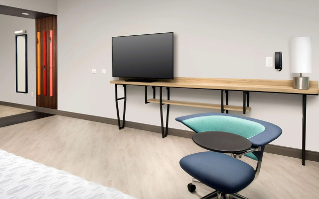 Tru by Hilton McDonough