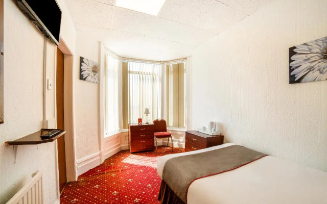 OYO The Golden Cheval Hotel