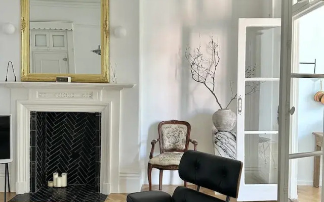 Shanghai Hills& Art Suite 16
