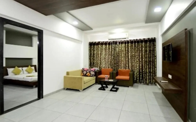 Crimson Park Shripriya Hotel