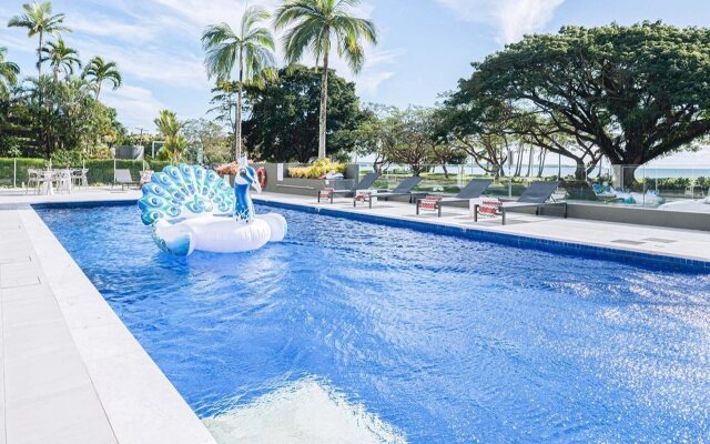 Cairns Harbourside Hotel