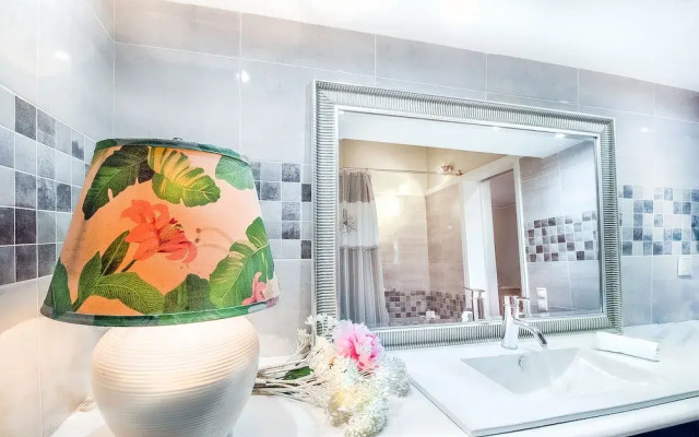 Hidden Gem 2 Bedroom near City Center