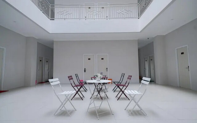 Urbanview Hotel Bari Syariah Palembang By RedDoorz