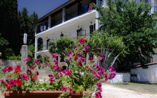Gouvia Pension Ipiros