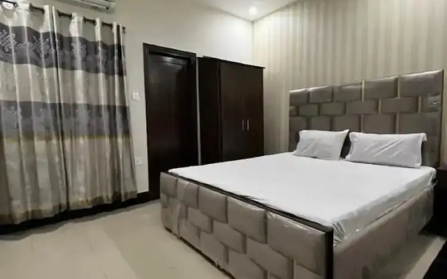 Oriole Luxury Hotel