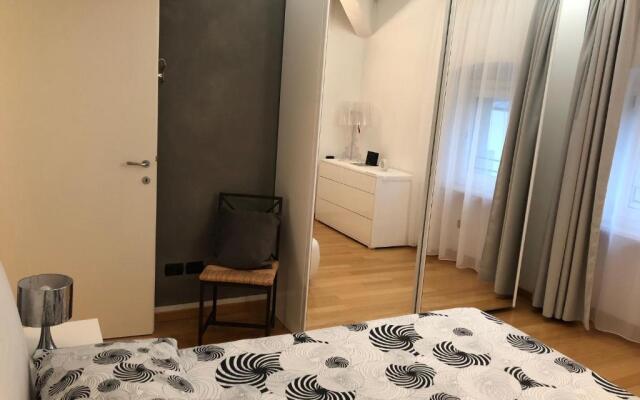White Residence Apartment