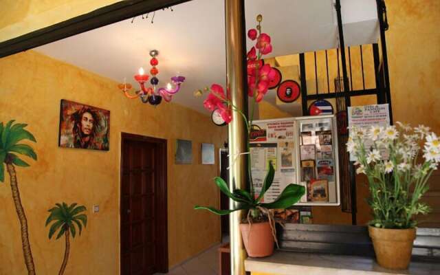 El Latino Otel