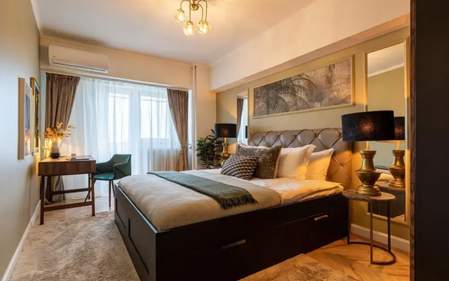 Bagheera and Mowgli in Bucure ti