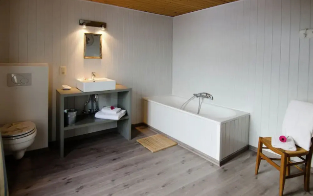 Charming Holiday Home for Families With Fireplace Located Near Dinant - фото 3