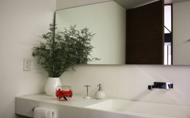 Exclusive Suite with Pool Well Located