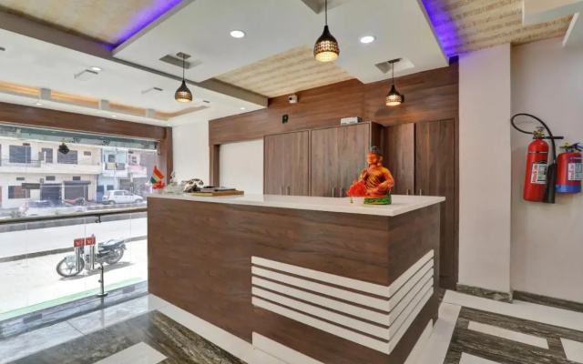 Itsy Hotels Royal Galaxy - 3 km from Sangam