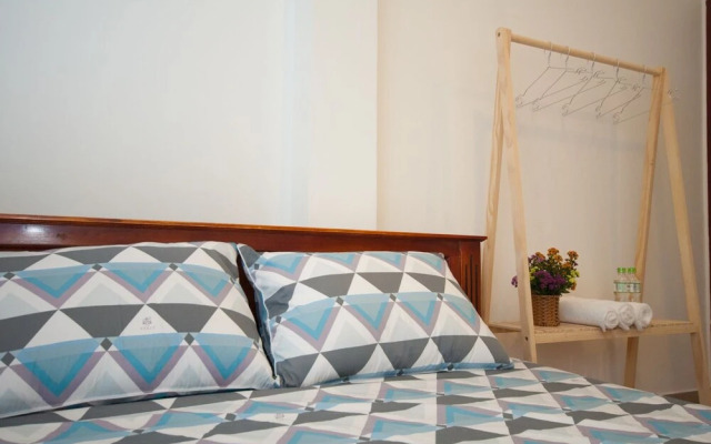 The Prince of Whales Hostel & Bar