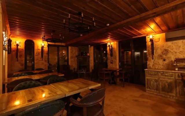 Alika Castle House
