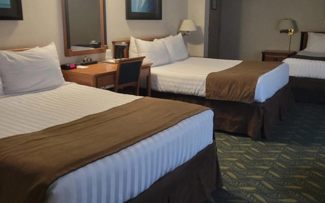 Travelodge by Wyndham Niagara Falls at the Falls