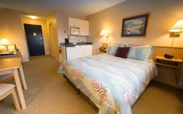 Sidney Waterfront Inn & Suites