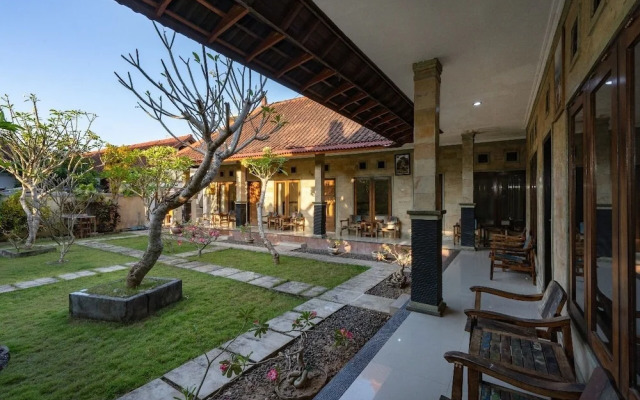 Green Cottage by ABM