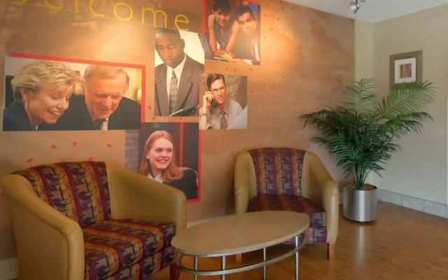 Red Oak Inn Detroit - Southfield