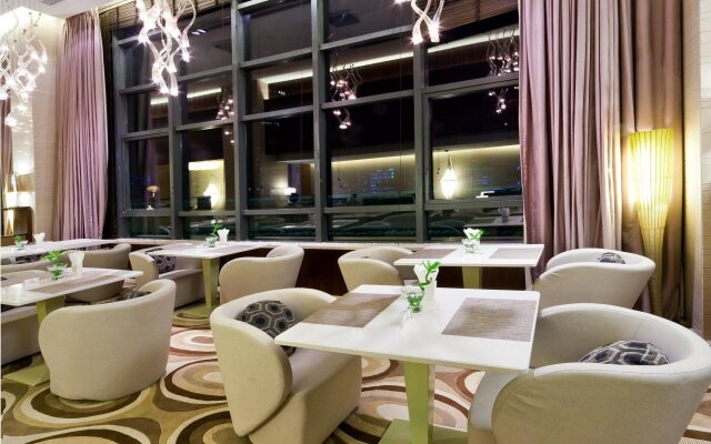 Holiday Inn Qingdao City Centre by IHG