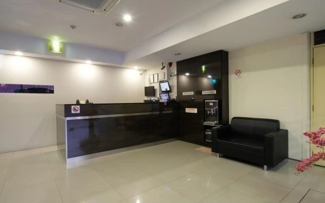 Nicoll Hotel