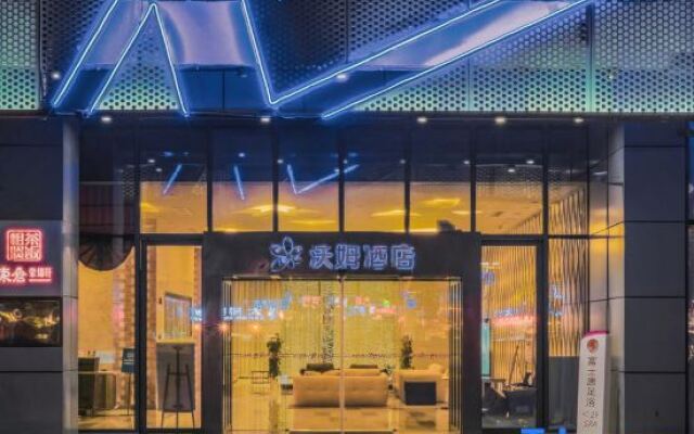 Warmly Hotel