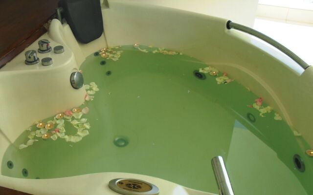 Napa Mermaid Hotel & Suites