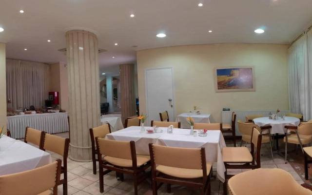Alex Hotel