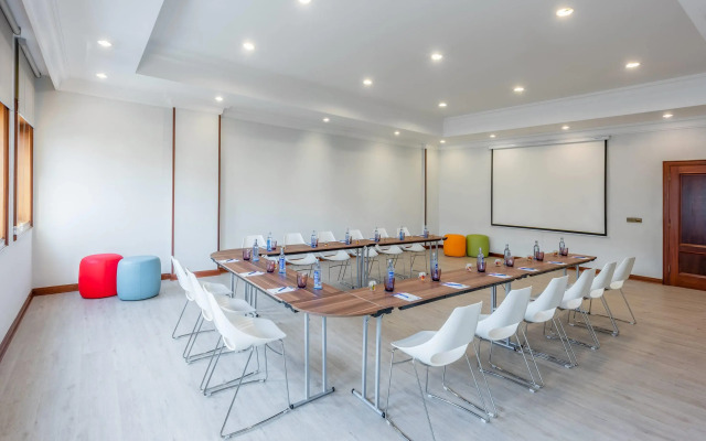 Hotel Santiago Plaza Affiliated by Meliá