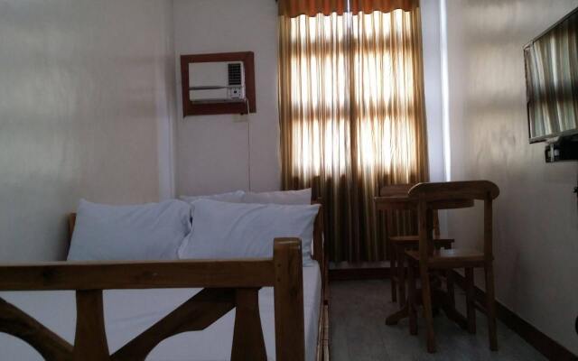 Rooms 498 Hostel