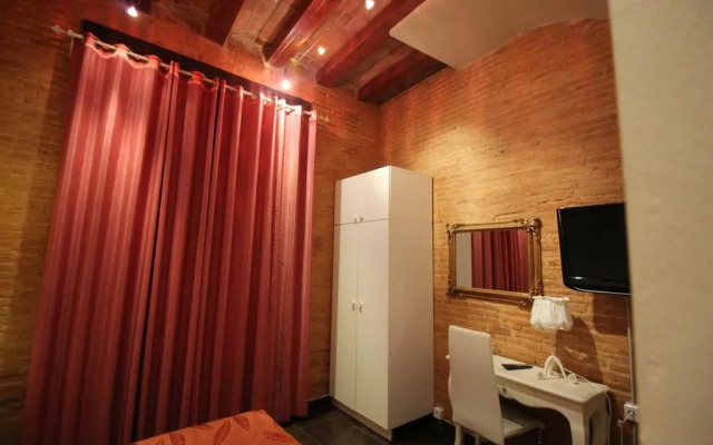 Hostal Orleans
