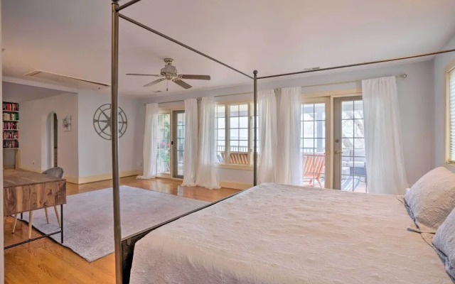 Beachfront Urbanna Home w/ Gas Grill & Deck!