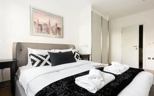 Platinum Apartment in Central Camden 9984