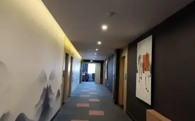 Junyi Select Hotel zoo store，Luquan Distict Shijiazhuang，Hebei